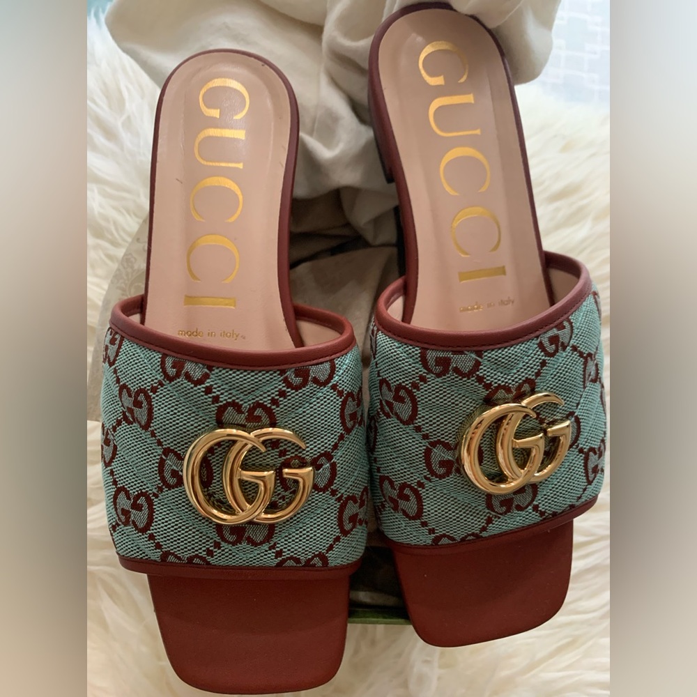 Gucci slides with box and dustbag!